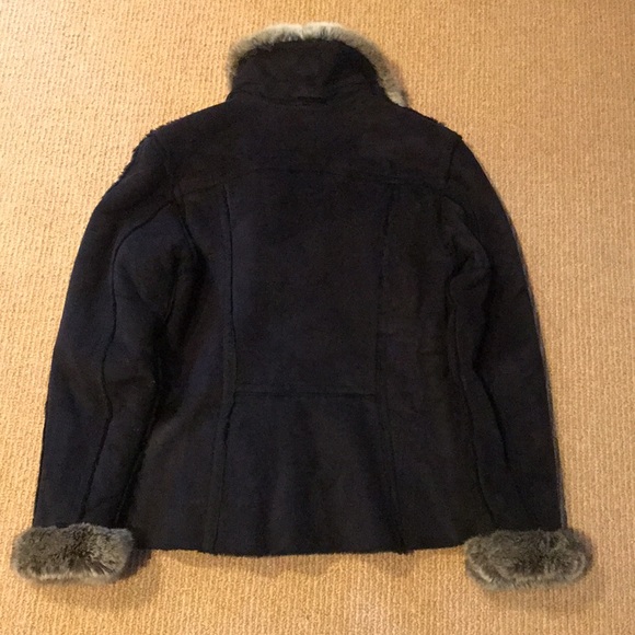 Shearling Leather jacket w/ fur trim made in USA by Skea. Fits like a size 8. - Picture 3 of 8